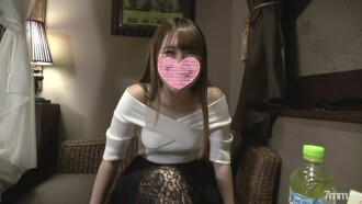 FC2-PPV-1101030 [在迷人丰满的美人的阴户中连续阴道射精]