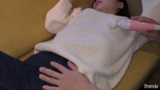 FC2-PPV-1294880 【个人拍摄】28岁苗条已婚女子托付心爱的独生女，白天用别的棍子喝醉