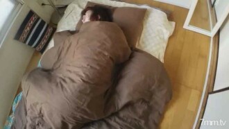 FC2-PPV-1374893 [个人] 翻译中的年轻漂亮妻子中午后偷偷闯入并攻击她的睡眠