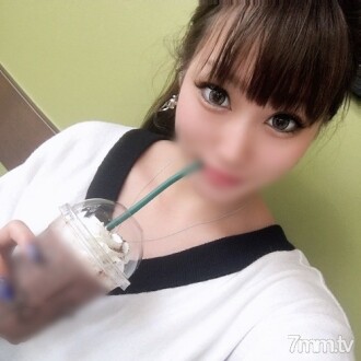 FC2-PPV-1424544 【立即删除全身脱发，个别拍摄，无事】我在夜班结束时有一个漂亮的护士穿著真正的制服照顾生阴道射精，所以让我们泄漏出去！有第二轮学生鞍 bukkake 特权。