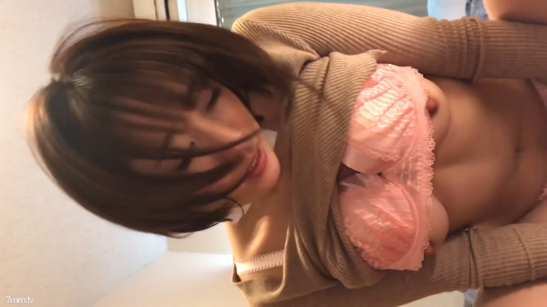 FC2-PPV-1574630 *全臉暴露[個人拍攝/洩漏]中出兩次進入一個超級受虐狂的乳頭女士。以女牛仔姿勢使用臀部將其擊倒。 *有限刪除