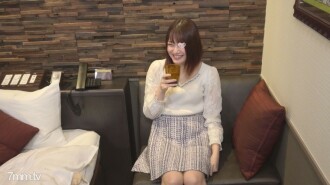 FC2-PPV-1620345 【私拍】【不】柚子酱，美女！面包屑的笑容很可爱！