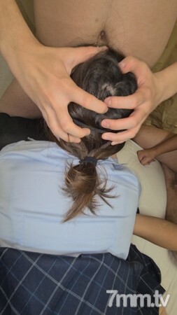 FC2-PPV-1650172 【个人拍摄】东京都立商业高中的亲生女儿●求救后，连续用四根肉棒阴道射精。