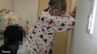 FC2-PPV-1745198 【不，私拍，阴道射精，限时减400分】20岁职业生在家插异物阴道射精