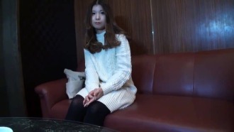 FC2-PPV-1815773 [否] 中出稍稍短暂、华丽的美丽妻子