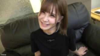 FC2-PPV-2179701 娃娃半型 157 厘米 43 公斤白皙纤细。 “我可以做我老师做不到的事情吗？”