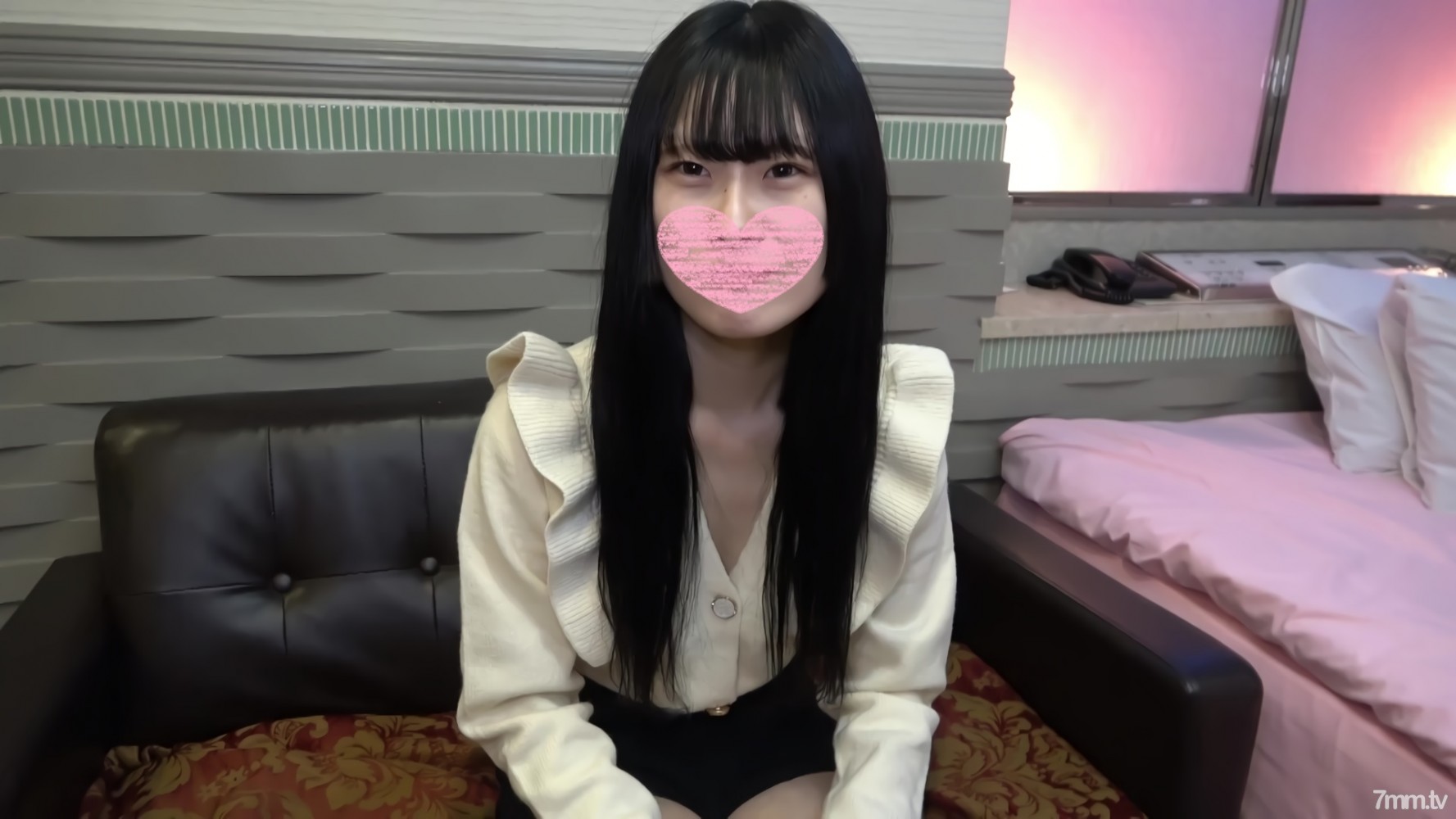 FC2-PPV-2583964 Fair-skinned slender with long black hair. I pretended to be a cafe clerk like a Japanese doll and pretended to be something left behind.