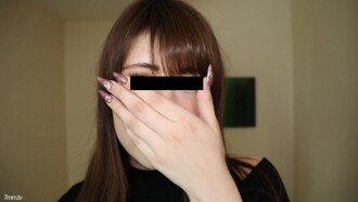 FC2-PPV-2812710 20岁F罩杯素人少女！在晃动山雀时，她被剃光猫的阴部性交，最后是阴道射精！ FC2-PPV-2812710