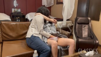 FC2-PPV-4698279 #21 强迫美丽的日本眼镜女孩中出│GLASSY'S