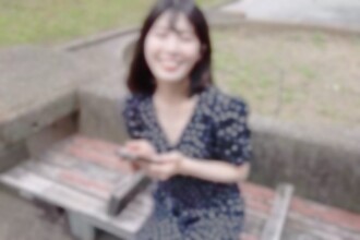 3天！半价！ 【初次拍摄】【人妻】陷入无性婚姻的美人妻。被久违的鸡鸡摧毁理智，沉迷于快感的世界。确定怀孕！ ？连续两次中出！