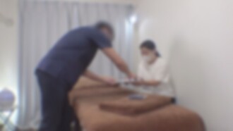 FC2-PPV-4744734 8月31日前半价！ 【不吃/半生不熟？ 】这是我们沙龙开业以来第一次接待顾客，她是一位60多岁的女性。她的身材有些走样，但我们会尽力让她满意。