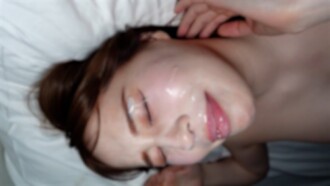 FC2-PPV-4752437 ※被发现了就立刻删除了【别告诉任何人】白天是老师，晚上是等待预约的男优。记录了乌克兰混血美女白皙肌肤的颜射和中出。抽签告诉你店名。