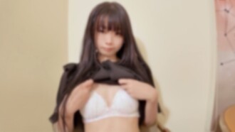 FC2-PPV-4761757 【990积分，截止10月7日】【初拍】19岁美容专家。娇小敏感的身材，在镜头前害羞，却又兴奋地抽搐。大量精液直冲阴道深处，深入她多汁的阴道。