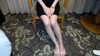 FC2-PPV-4770251 [无码] 一个身高150厘米，身材娇小可爱的女人。她总是面带微笑，握著我的鸡巴时看起来非常开心。真是太棒了！窥视著窥器内部。她开心地吞咽，并在里面射精。 *额外高清