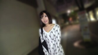 FC2-PPV-4783941 【附赠】K罩杯素人兔女郎的诱人身材，让男友兴奋不已！激烈玩弄中，胸部颤抖，意外中出大片