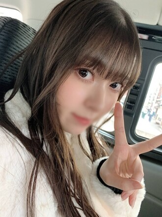 FC2-PPV-4786379 [FC2/传奇小奶] *数量有限* 漂亮的牙科保健师（23岁），只有一个性伴侣。当我吸吮她浅粉红色、超敏感的乳头时，她的阴户充满了淫液（Suzu）