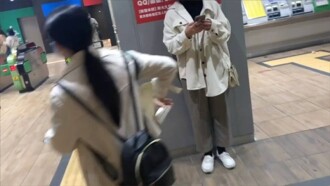 FC2-PPV-4787798 【前30名立减500日圆】Haruka，18岁，2岁，脸部访谈（11）。 “●●先生/女士，对不起。”这位偶像级的人才又回来赚钱了！感谢你的评论和她面部的整个故事（053）