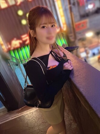 FC2-PPV-4789125 【超级火辣，最强悍的已婚女性】一位29岁、30多岁的妻子，拥有柔软光滑的肌肤，拥抱起来感觉棒极了。她张开沾满爱液的私处，在持续不断的挑逗性爱中被灌满精液。 “Maina”