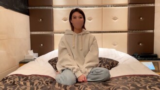 FC2-PPV-4791844 【全脸曝光】一位28岁的漂亮护士。在无止尽的前戏中，她的臀部上下摆动，当她达到高潮时，她乳白色的阴道分泌物顺著她的阴囊滴落，同时她将阴茎插入他的体内。