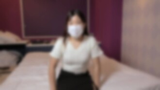 FC2-PPV-4793291 【购买者/评论者奖励】那个业馀小妞回来了，比以前成熟了一些。她生平第一次尝试剃毛，粉嫩的小穴渐渐从浓密的阴毛中显露出来。为了纪念她剃毛，她被灌满了精液。