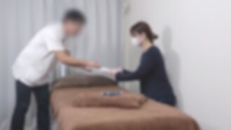 FC2-PPV-4799035 ♡12月3日前半价！ 【无码/半生不熟】一位身材好、皮肤佳、容貌姣好、气质清纯的单身女性再次光临本店。她来这里是为了缓解淋巴淤积。