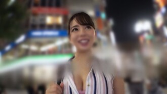 FC2-PPV-4799286 【附赠花絮】*传奇女招待登场。一位身材丰满、胸部傲人的美女用润滑油为你进行淫荡的口交，并上演了一场滑腻的性爱游戏。她被一根巨大的阴茎猛烈抽插，在快感中扭动身体，最终达到喷射高潮！