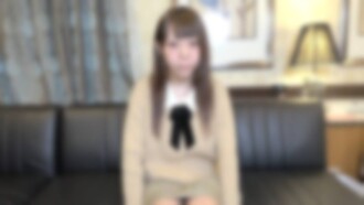 [Käufer-/Bewertungsvorteile verfügbar] (Gesicht im Hauptvideo enthüllt) Eine Studentin mit einer besonderen Vergangenheit versucht sich als Sexfilmerin, um etwas Geld zu verdienen. Ihr durchtrainierter Körper und ihre rasierte Muschi werden dich garantiert maximal erregen. Zögere nicht, in sie zu kommen und du wirst befruchtet!