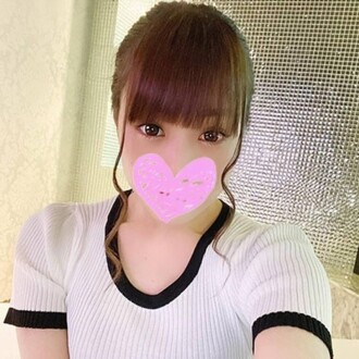 Một cô gái thuần khiết và dịu dàng! Một vẻ đẹp siêu dịu dàng sẽ khiến bạn cảm thấy được yêu thương chỉ bằng cái ôm. Cảnh sex xuất tinh trong suốt đầy mãnh liệt!