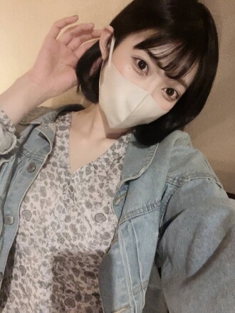 【限量版】【真容揭晓】我想这大概是绝无仅有的了。这是唯一一张公开她真容的作品！你见过如此美丽的女人吗？