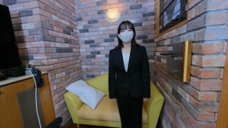 CP0440 下班后直接去情趣饭店！她看起来很严肃，但其实是个淫荡的荡妇，阴道和阴蒂都高潮不断。奶油派首秀♥ 用窥阴机观察到沾满精液的阴道