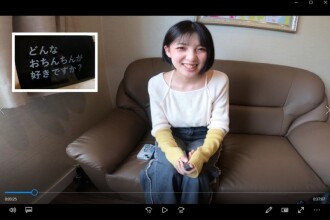 Một nữ nhân viên được hôn nồng nhiệt và vùng kín gợi cảm của cô ấy được kích thích mạnh mẽ, cau