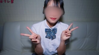 *特別角度* 對便利商店美女店員一見鍾情後，下班後前往情侶酒店♡ 18歲，擁有模特般身材和堅挺胸部，容易濕潤，濕透了——她的第一次真實性愛！