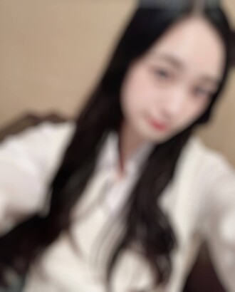 Cực kỳ nhiều lông! Một quý cô đích thực! Cô ấy không chịu nổi cuộc sống thường nhật và đã làm điều gì đó nghịch ngợm... Lần đầu tiên được nhận "mặt nạ" và lần đầu tiên được "bắn tinh" vào miệng!