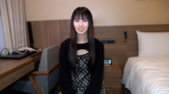 [Không che] Một cô gái tóc đen xinh đẹp, gọn gàng! Đôi mắt cô ấy long lanh và cô ấy luôn nhìn lên bạn trong khi đang oral sex. Tóc mái của cô ấy thẳng! Cô ấy rất dễ thương, nhưng hơi dâm đãng. Cô ấy xuất tinh vào trong bạn. *Thêm chất lượng HD