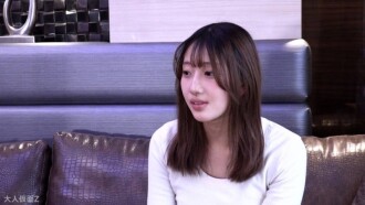 【业馀初体验】毛（20岁）一个可爱的大二理科生。她脱口而出说她什么都愿意做。所以我毫不留情，让她舔我的屁眼，让她反复高潮，然后用ATM机插入她的肛门。