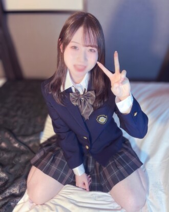 [The Complete Return of the Pervert Gentleman x The Arrival of the Black Ships of AF] The legendary master of AF is back in action. Watch as 18-year-old Haruka, who doesn't know what to do, surrenders her body and mind to a 20cm+ giant cock, experiences her first ever creampie, and then some legendary anal sex.