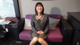 [Erster Dreh, 3 Ejakulationen] Eine schlanke, kurvige 20-jährige Schönheit mit nacktem Körper, die Krankenschwester werden möchte. Ein Arzt aus der Ich-Perspektive hält einen Vortrag über leidenschaftliche Hingabe.