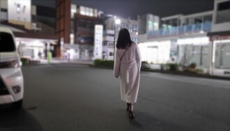 【瞬間濕潤5秒高潮】欲求不滿的熟女曼納斯的高速活塞式瘋狂！她無法抗拒丈夫的早洩，懇求丈夫透過口交射出濃稠的精液，最終以腹部射精結束！