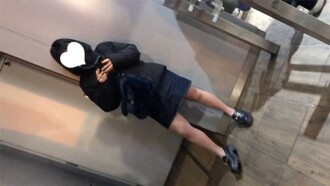 [Bago-bago! ・1000 yen diskwento para sa unang 100 katao] Tsubomi, 18 taong gulang, 1, N-shot, raw. Isang cute at dalisay na babae na may itim na bob na buhok ang talagang masunurin! Ipinahayag niya sa kanyang ina, "Magbubuntis na ako ngayon!" (074)