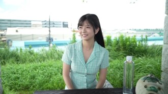 Seorang pegawai pemerintah daerah baru (ukuran payudara F), 23 tahun. Dia mengalami orgasme berkali-kali dengan penetrasi jarak dekat yang masuk jauh ke dalam vaginanya, dan kemudian mendapatkan ejakulasi besar-besaran setelah orgasme spasmodik tanpa henti.