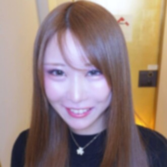 和一個野性十足的女孩在她體內射精！她身材火辣，胸部豐滿，而且很容易上手，所以她真是個好女孩！