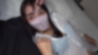 她的曬痕真性感！ 【無套】【內射】一位有男友但性經驗不多的美女，曬痕性感，我背著她和她男友偷情，在她體內射精。我用振動器讓她在傳教士體位下達到高潮。 *附贈額外內容