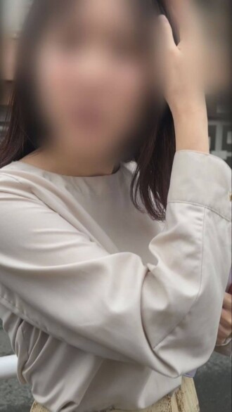 【個人】ピアノ講師の人妻は愛想よくその場を立ち去ろうとするが、追込みからは逃げ切れない。拳を脱ぎり必死に堪えるも、他人棒の快楽に押しつぶされていく。。。