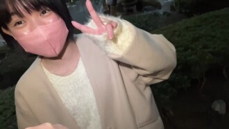 無刪減首部拍攝！ ！真理子醬纖細苗條的身材讓老頭興奮不已，他在她體內和嘴裡都射了很多精！ ！