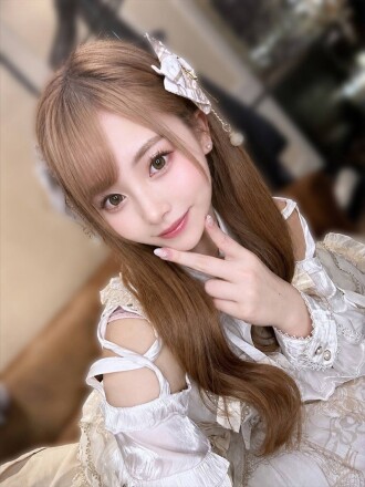 [Face Revealed] "18-year-old beautiful cosplayer with rapidly increasing followers" makes a shocking appearance on FC2. Rare footage of unprotected sex during her fertile period, 1 hour and 24 minutes. *Only a few left.