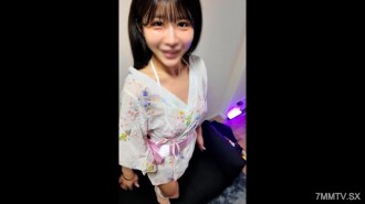 一位身材苗条、身著长袖浴衣的美丽女孩，浴衣风格，以及极致的靠背感 | FC2 电子市场