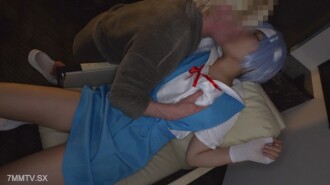 "Ayaw ko nito, gusto ko ito...Kailangan ko itong pag-isipan pa..." Isang walang pusong pag-atake, walang-batas na paglaban, at isang inaapi at pinahihirapan na babaeng nakasanayan na, nabunyag ang kanyang bisyo bilang cosplay SEX | FC2 electronic market