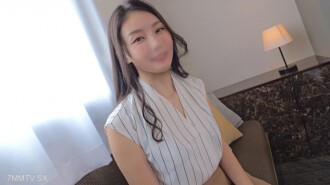 A 40-year-old newlywed mature woman with an unforgivable birth and a boarding fertilization with a strong desire for a new girl to be present and receive NTR stud creampie