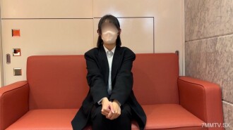 Sensible und überhebliche Studentin, 21 Jahre alt. Durch die Stimulation tiefer Körperregionen wird die Session ohne Unterbrechung fortgesetzt, und nach dem Eindringen kommt es zum Höhepunkt → eine große Menge wird ejakuliert.