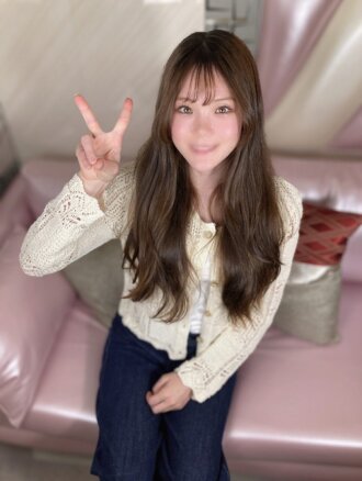 Total de 170 minutos de filmagem [A Anjo Amadora x Linda Russa Meio Japonesa ♡] Meisa, uma jovem russa meio japonesa de 18 anos, tem pouca experiência e um ar inocente irresistível...